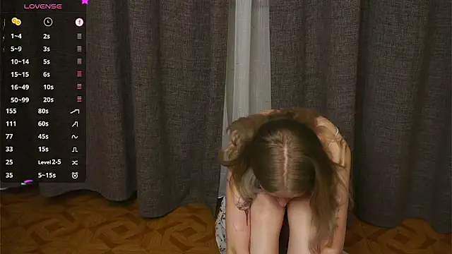 ToyaPletz live sex cam