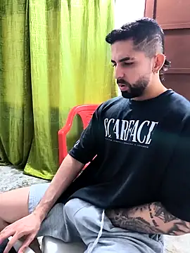 giannis090 live sex cam