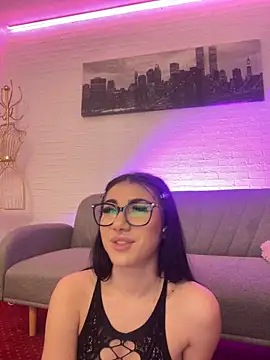 Kira_West's cam snapshot