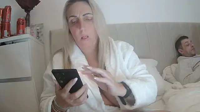 theblondecocklover's cam snapshot