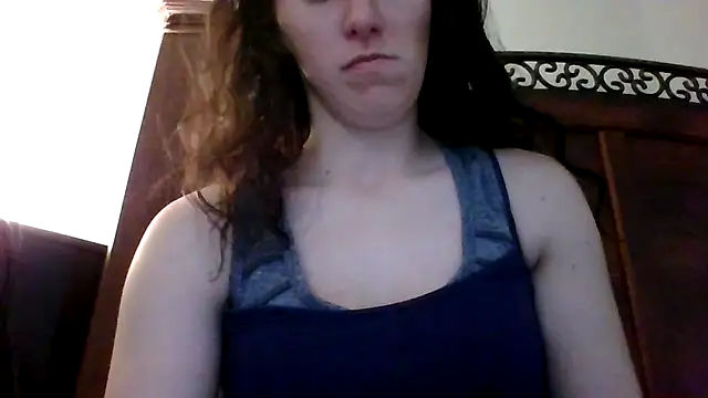 brunettebabexo3's cam snapshot