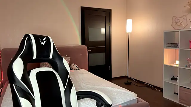 EvaPeace's cam snapshot