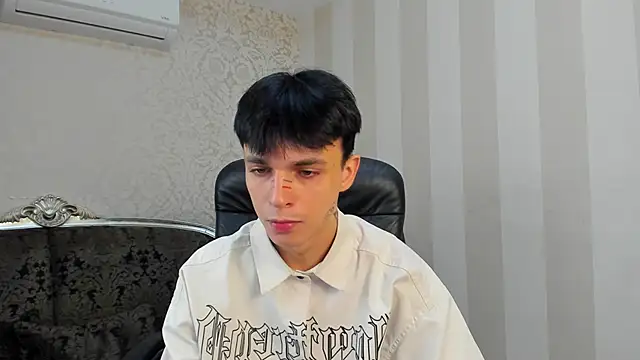 ClarkBev live sex cam