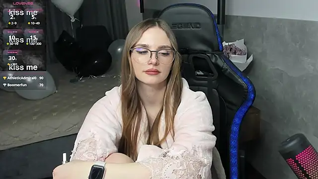 MCfly_11 live sex cam