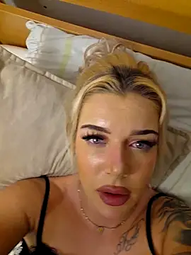 KimXposed's cam snapshot