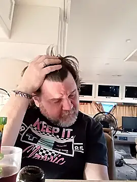 EZs_FuKRoOm live sex cam