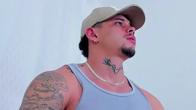 NoahhBrown live sex cam