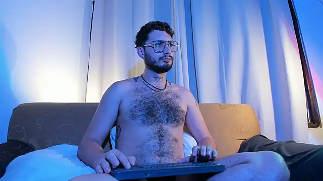 axel_giracr live sex cam