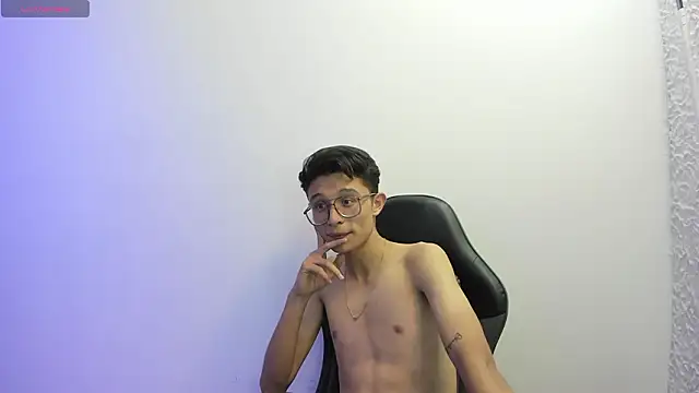 SantiagoRusso18 live sex cam