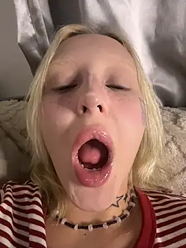 urlittlebaby666's cam snapshot