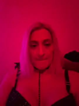 HOTLadyluna live sex cam
