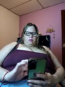 EllisW8 live sex cam