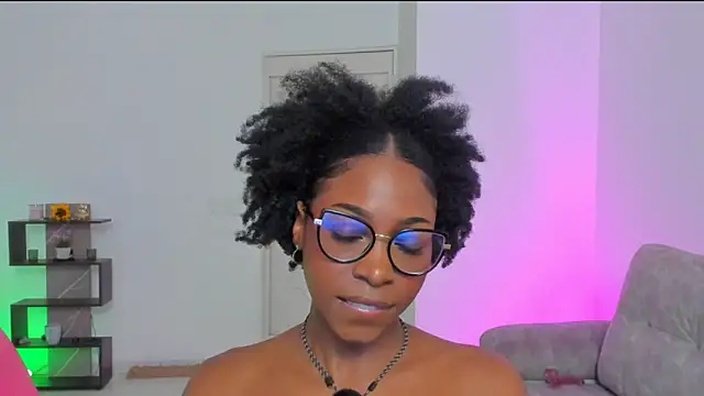 amatiisturr's cam snapshot