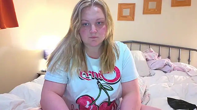 PhatAssBlond's cam snapshot