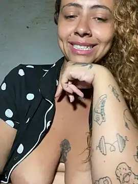 Chloe_Leaozinho live sex cam