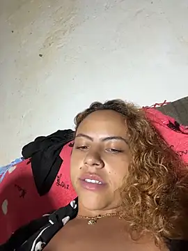 Chloe_Leaozinho's cam snapshot