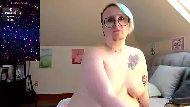 queerlyjaz live sex cam