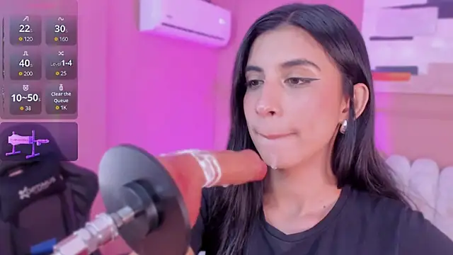 zia_cooper's cam snapshot