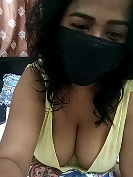 NISHHAA's cam snapshot