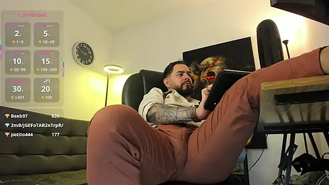 Ethan_Castellano's cam snapshot