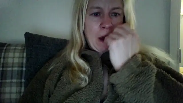 jennyblondeuk's cam snapshot