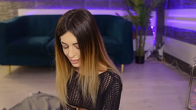 ItsIvyLicious_'s cam snapshot