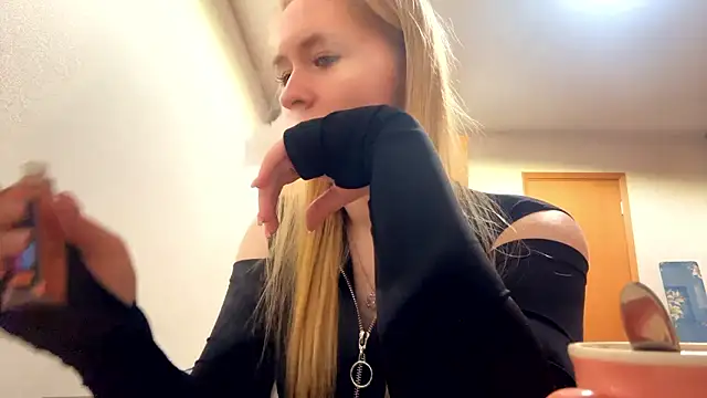 RoseBakeer's cam snapshot