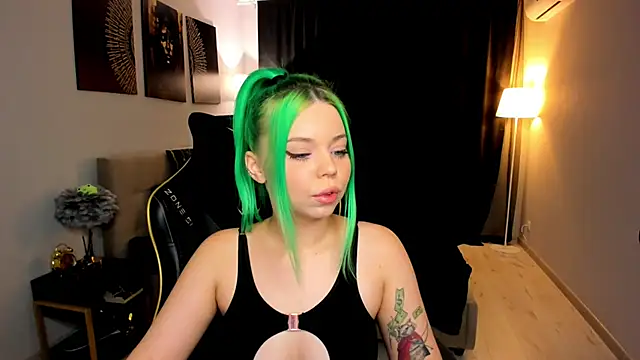 EnergyBunny_1's cam snapshot