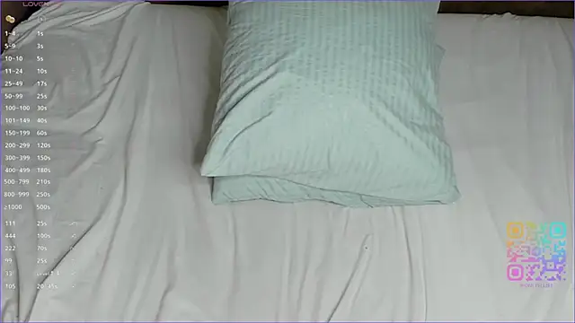 _smile_in_glow_ live sex cam