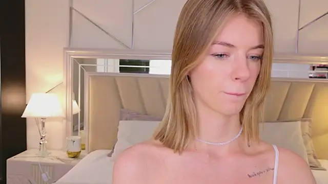 MeganMour live sex cam