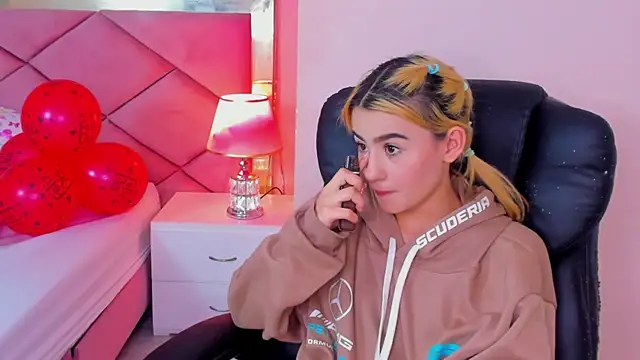 ChloeLaurentt's cam snapshot