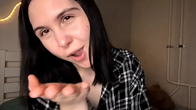 MyraLitterers's cam snapshot