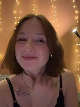 AlinaFoxyy live sex cam