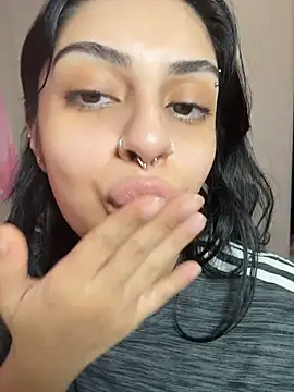 ThickerThanYoBitch live sex cam