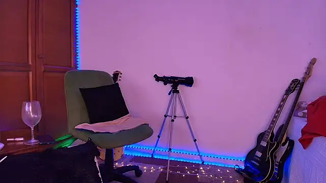 Giantonelawow live sex cam