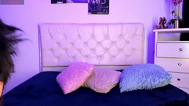 Juli_Roos_ live sex cam