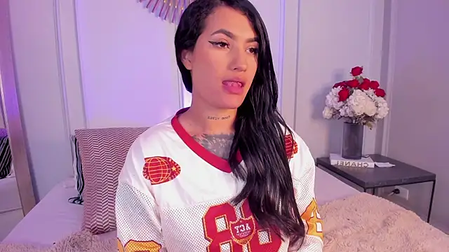 SeraphineBlu_'s cam snapshot