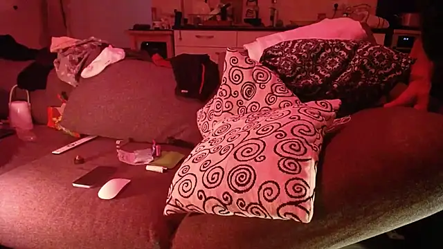 P4RtYBOII92 live sex cam