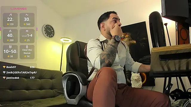 Ethan_Castellano live sex cam