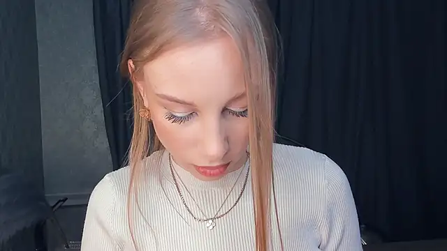 CarmenLipkin's cam snapshot