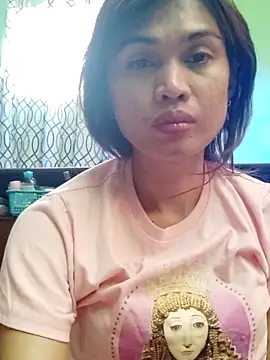 QueenSoreal live sex cam