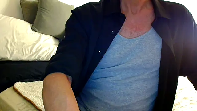 ImYourXtoy's cam snapshot