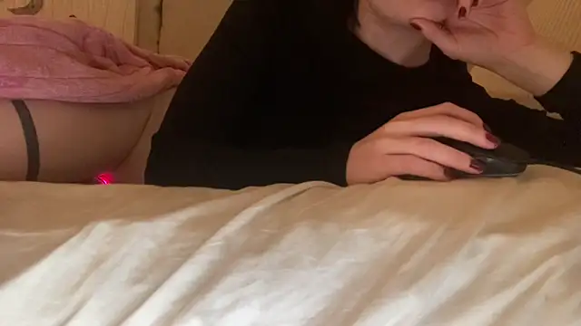 18yoteenvirgin's cam snapshot