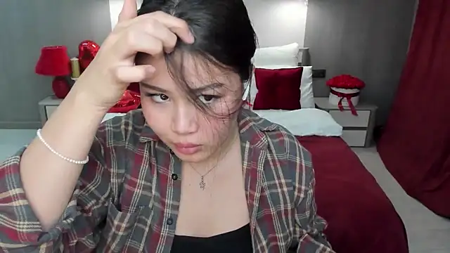 Brunette_Charm's cam snapshot