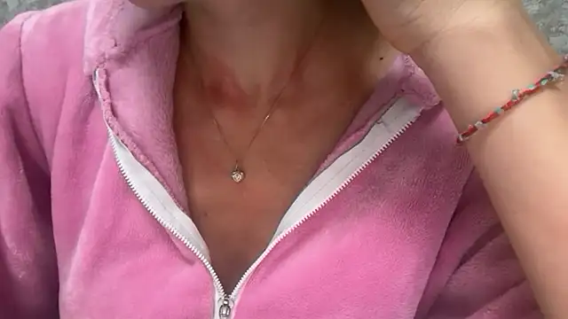 Angelinaa19's cam snapshot