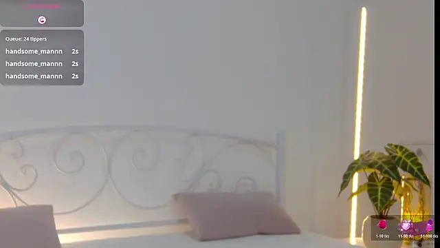 LunaKirby live sex cam