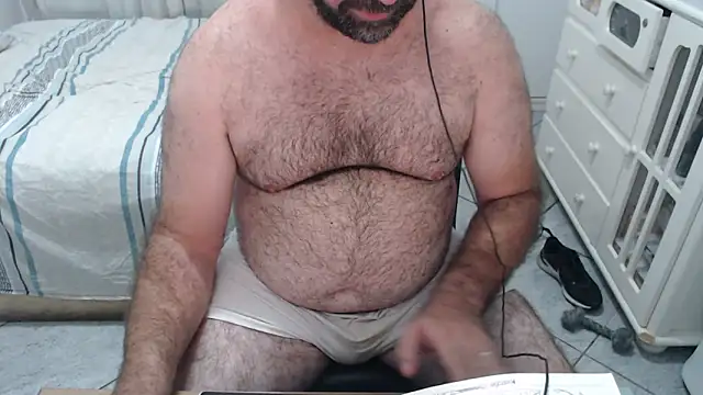 MysterBearMG live sex cam