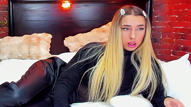 ChristynaRoss live sex cam