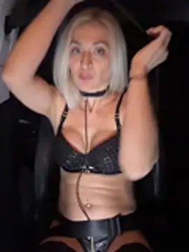 HOTLadyluna live sex cam