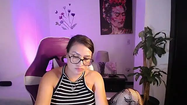 esmeraldaa230's cam snapshot